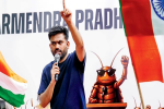 ‘झुरळांं’नी झुकवले