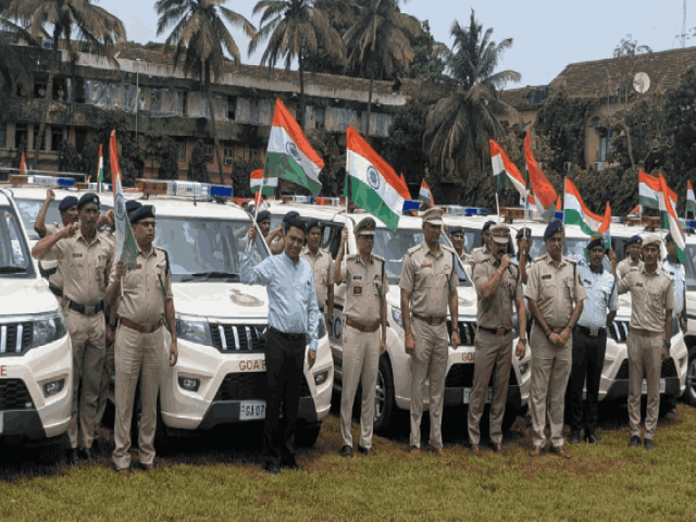 पोलिसांच्या अंगावर धावून जाण्याचे प्रकार सहन केले जाणार नाहीत : मुख्यमंत्री