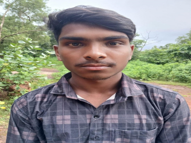 कातकरी समाजातील महेश पवार आयटीआय उत्तीर्ण
