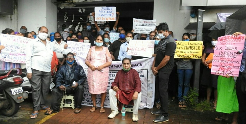 व्हिजनरीजचे हवालदिल गुंतवणूकदार पैशांच्या प्रतीक्षेत