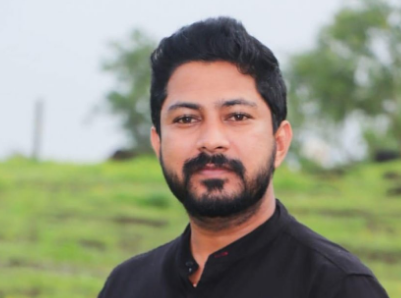 मनोज परब व सहकाऱ्यांना पोलिसांनी घेतले ताब्यात