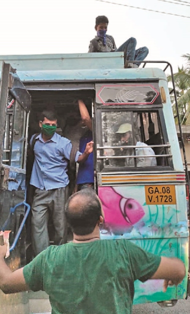 कंडक्टर : बस की जान!