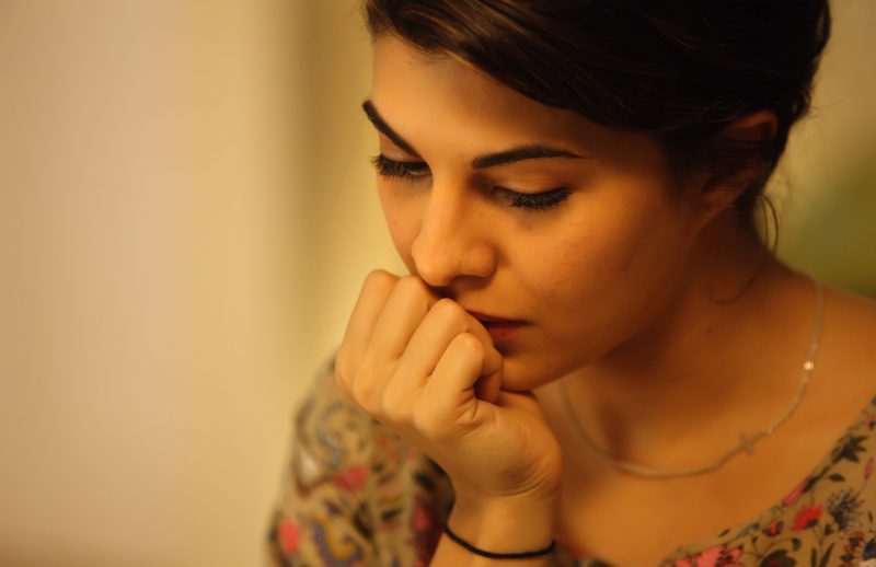 जॅकलिन फर्नांडिसला ‘ईडी’कडून झटका; लूकआऊट नोटीस