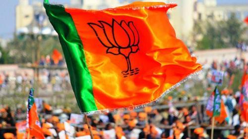 दुपारी यादी; सायंकाळी बंड!