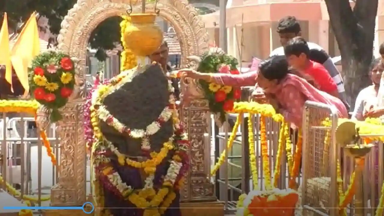 श्री क्षेत्र शनि शिंगणापूर येथील चौथरा भाविकांसाठी खुला