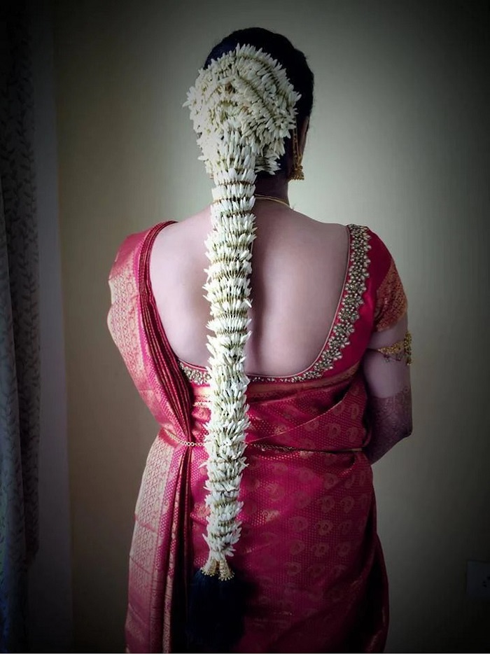 पुष्पधारणम्