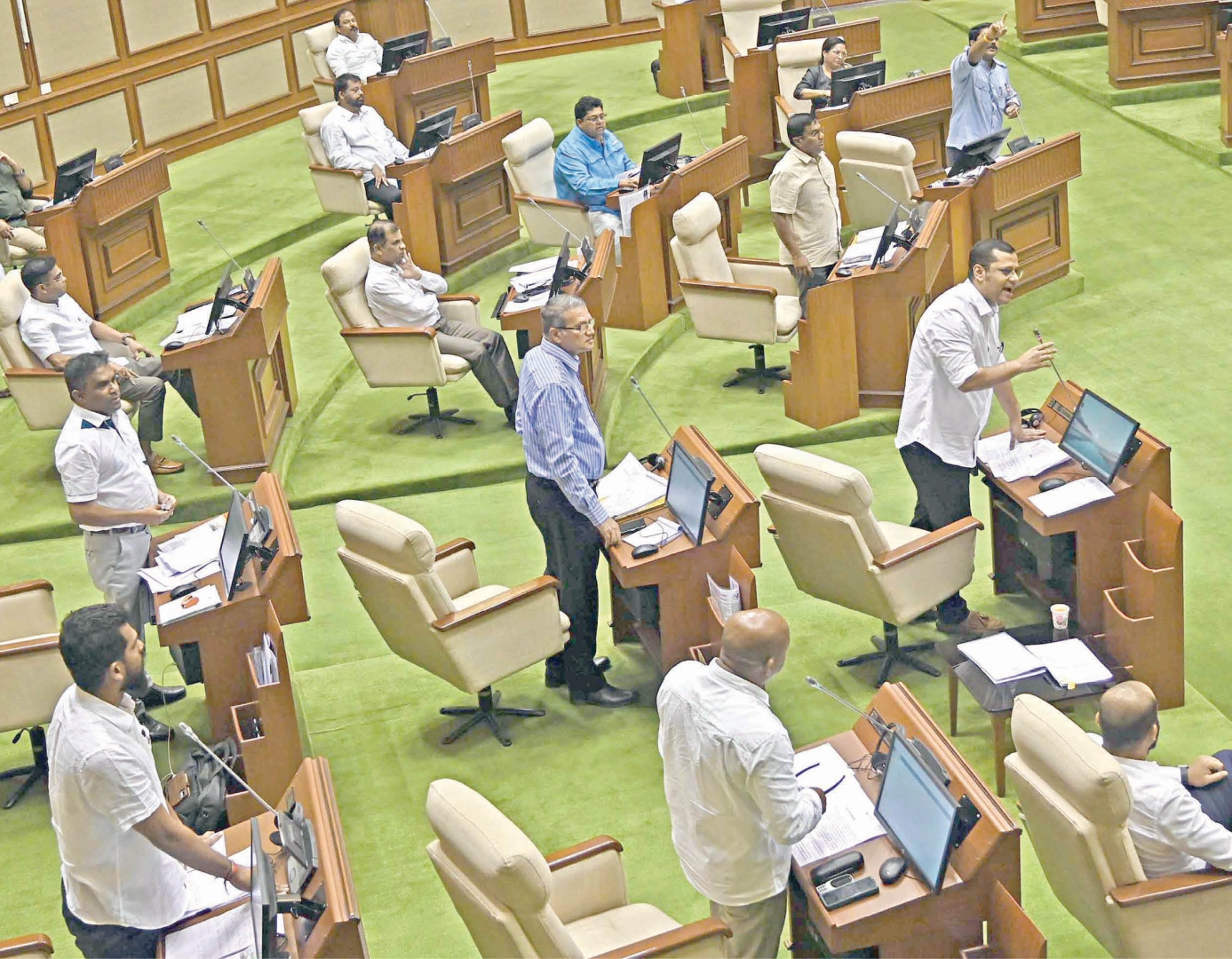 संख्या कमी, तरीही विरोधाची हमी!