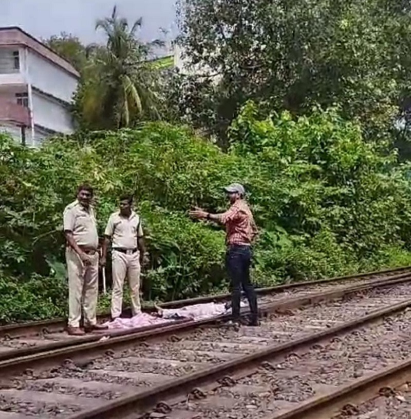 रेल्वे रुळ ओलांडताना मालगाडीच्या धडकेने तरुणाचा मृत्यू
