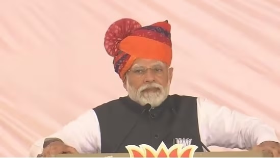 एकमेकांना ‘रन आऊट’ करण्यात गेली पाच वर्षे !