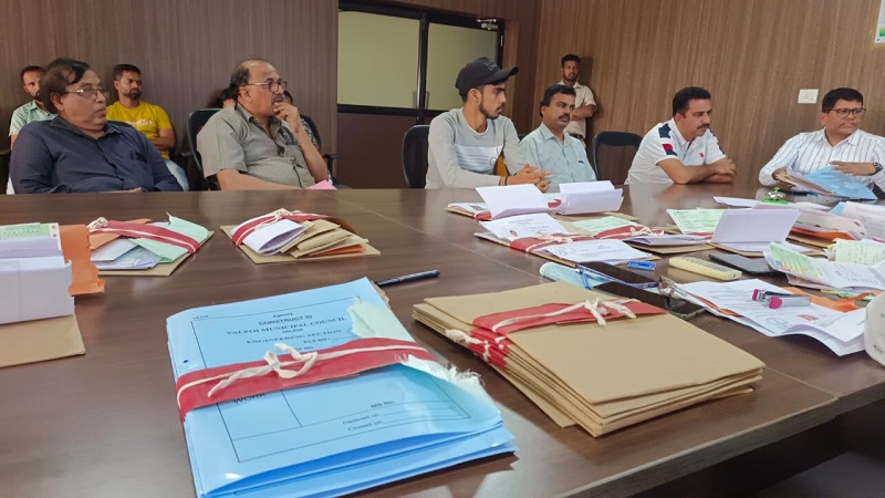 वाळपई पालिकेकडून ४० दुकानांचा लिलाव