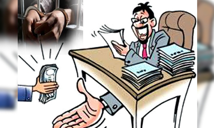 लाच घेऊन नौदलात भरती करणाऱ्या वैद्यकीय अधिकाऱ्याचा पर्दाफाश!