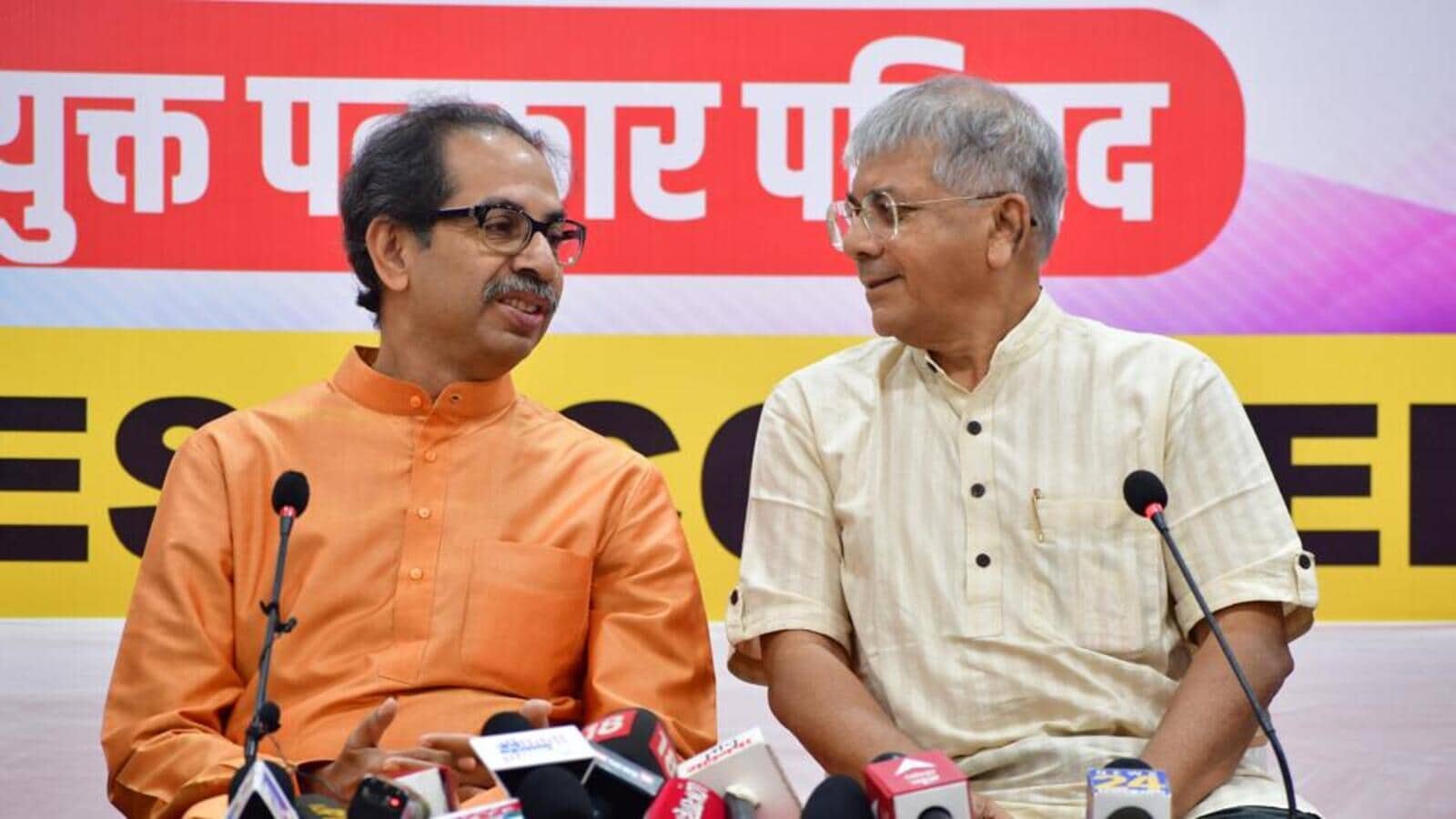 मविआला प्रकाश आंबेडकर यांचे ‘अल्टीमेटम’