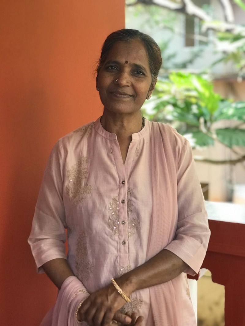 अवघ्या पाचशे रुपये भांडवलावर उद्योग सुरू करणार्‍या मंदा बिभिषण सातपुते