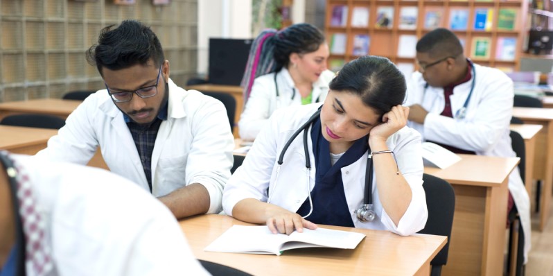हजेरीपट कमी असतांनाही परीक्षेस बसण्यास मोकळीक; एमबीबीएस विद्यार्थ्यास न्यायालयाचा दिलासा