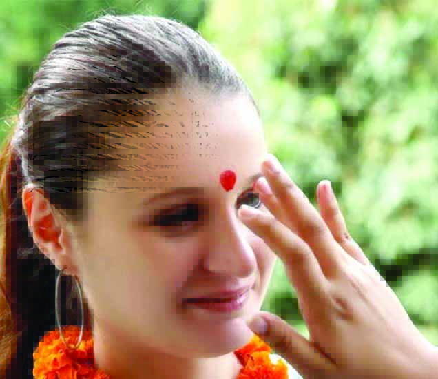 भाळी शोभतो टिळा...