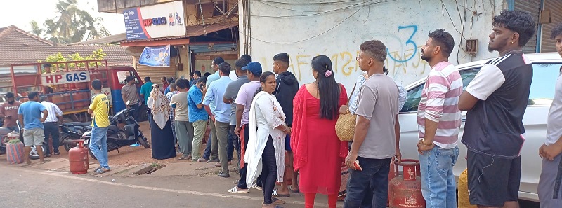 व्यावसायिक एलपीजी सिलिंडरचा तुटवडा
