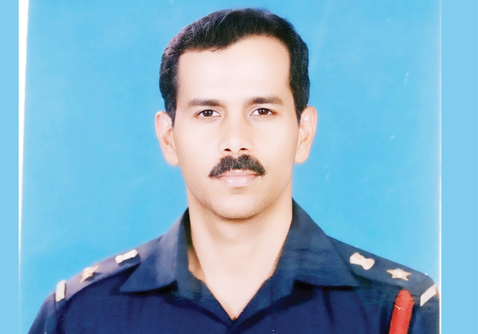 खाकी वर्दीतील दंतवैद्य: लेफ्टनंट कर्नल डॉ. पराग प्रभुदेसाईंचा गौरवशाली प्रवास