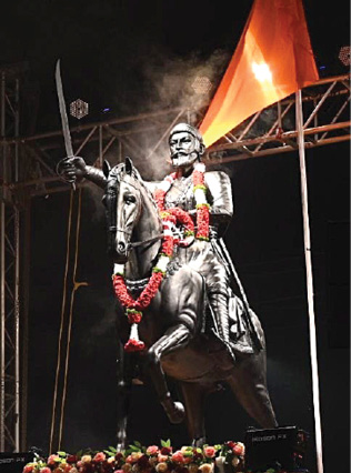 पुतळे उभारण्यापेक्षा ‘विचार’ अभ्यासा !