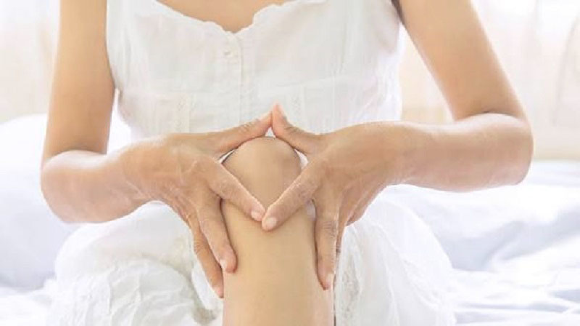 महिलांमध्ये गुडघ्याची झीज   औषधे, फिजिओथेरपी की गुडघा प्रत्यारोपण?