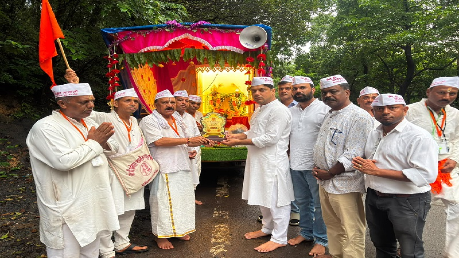 कुडचडेत अमित पाटकर यांनी घेतला पायीवारीत सहभाग