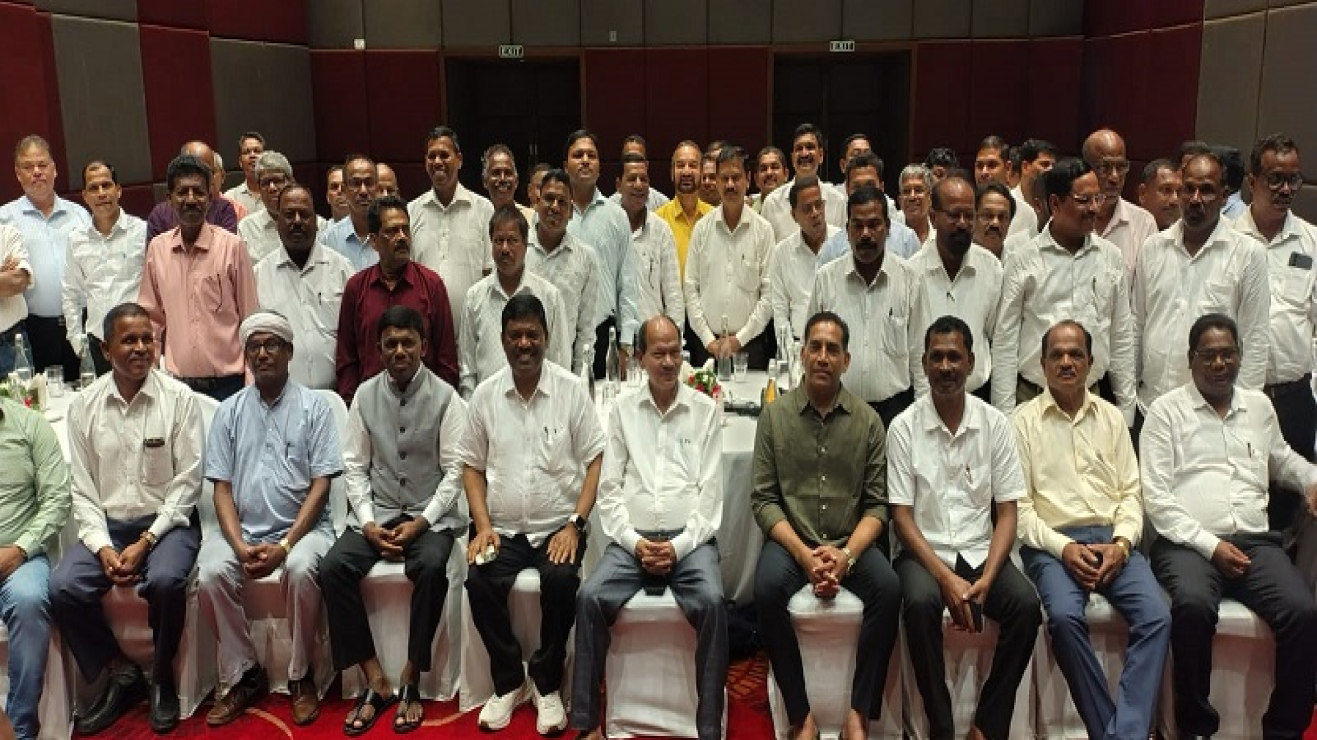 सरकारने एसटी समाजाचा अंत पाहू नये !