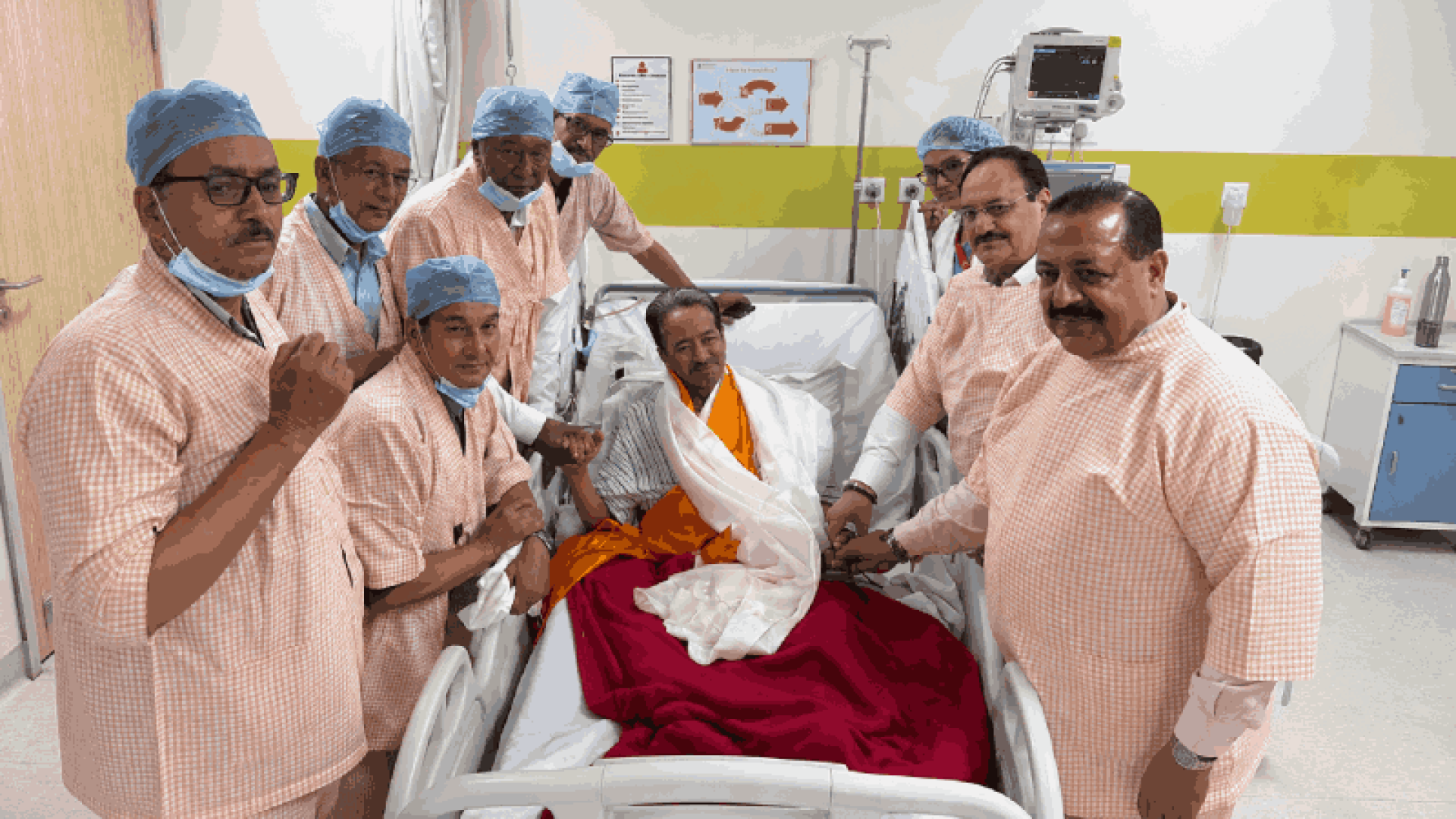 २६ दिवसांनंतर सोनम वांगचुकने उपोषण सोडले