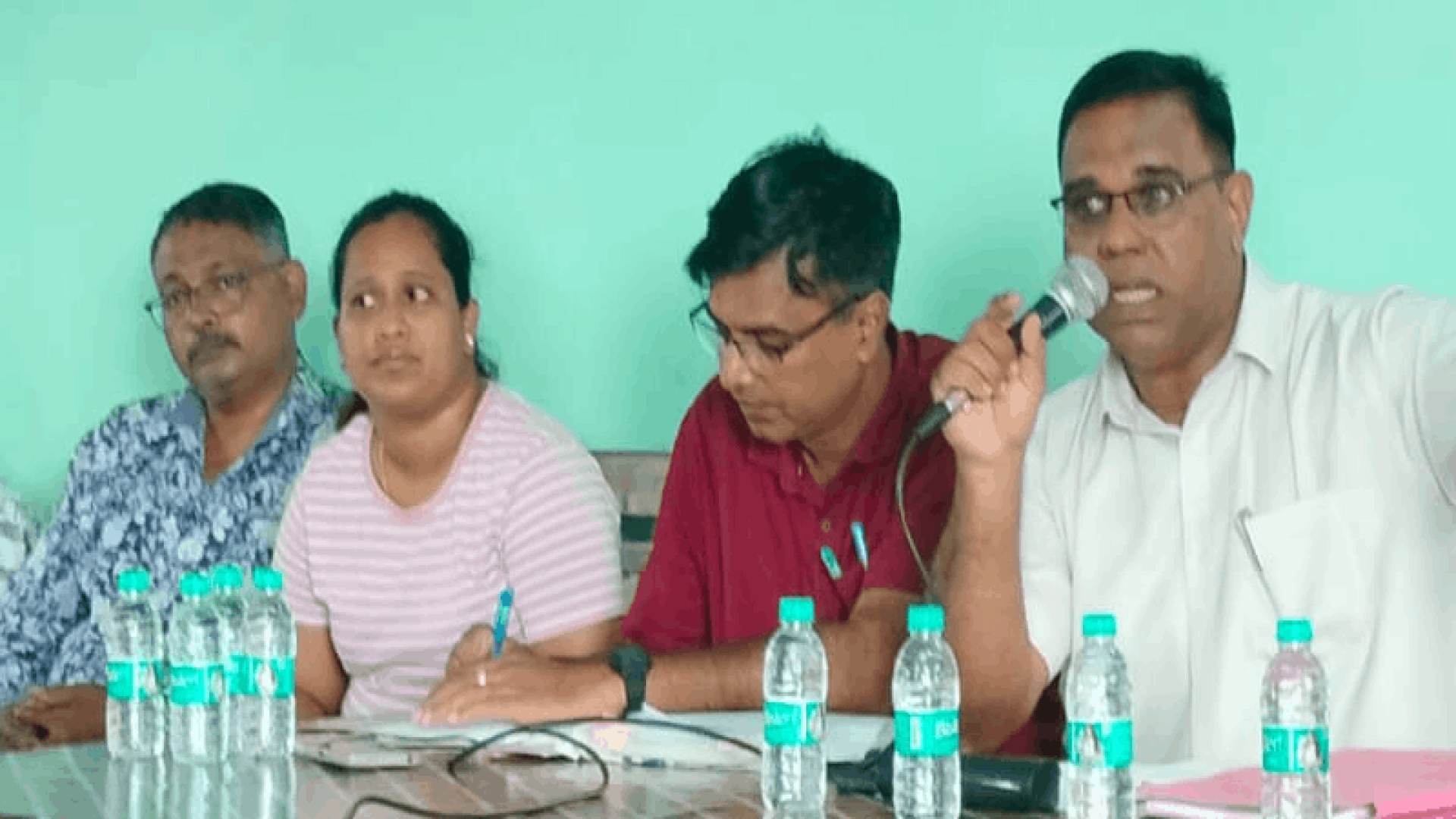 मेगा प्रकल्पांच्या मुद्द्यावर कामुर्ली ग्रामसभा तापली