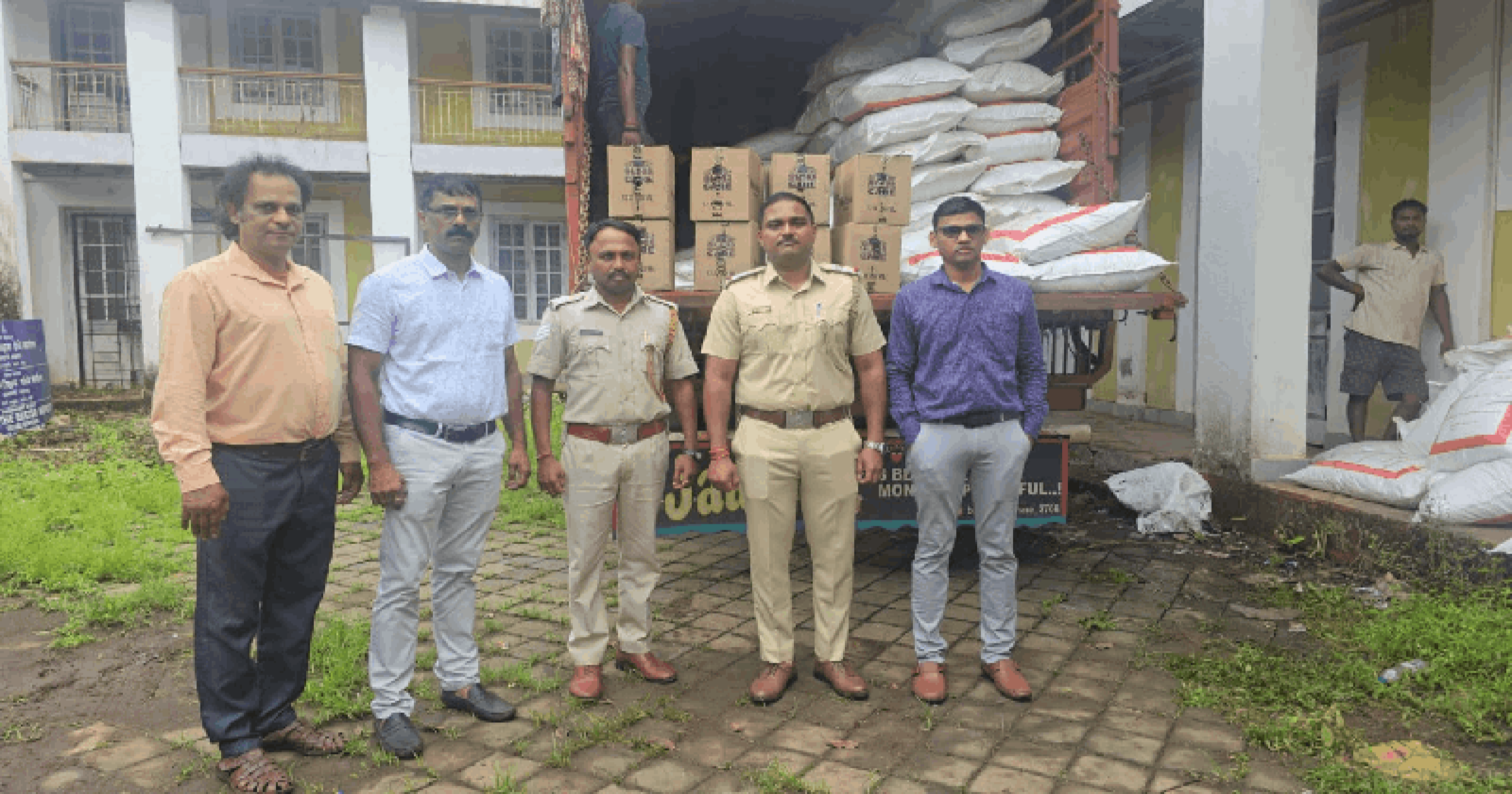 न्हयबाग चेकपोस्टवर अबकारी खात्याची कारवाई, दारूच्या २०० पेट्या जप्त