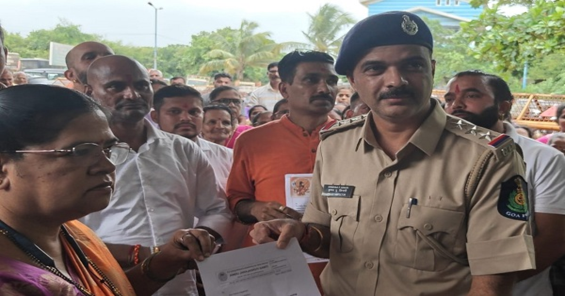 स्वामी समर्थांवर आक्षेपार्ह टिप्पणी करणाऱ्यांवर गुन्हा दाखल करा!