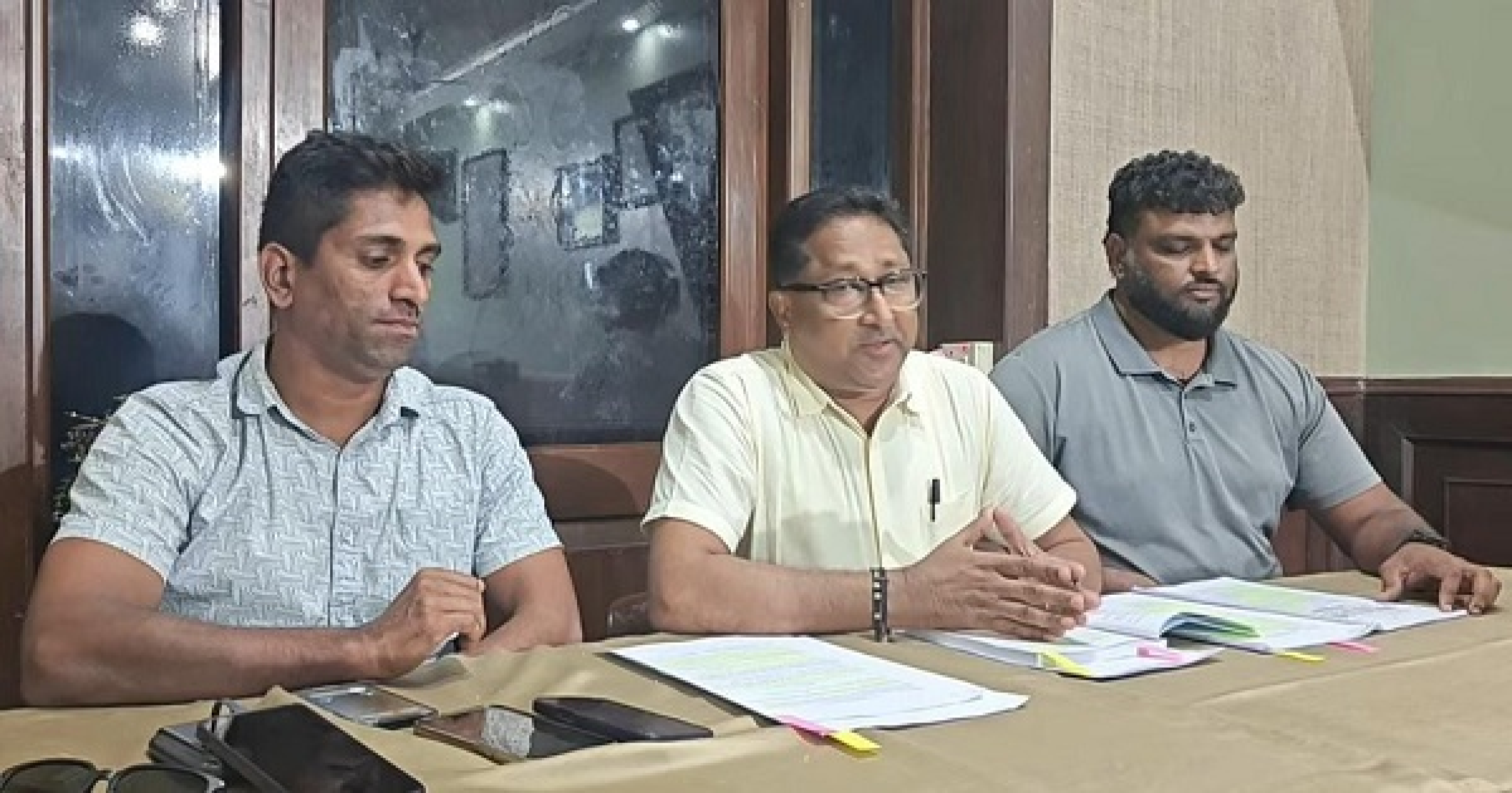 बेकायदेशीर एफएआर मंजुरींची चौकशी करा : काँग्रेस