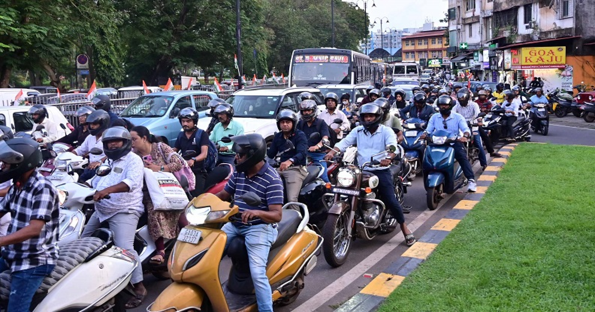 पर्वरी उड्डाणपुलावरील निर्बंधांमुळे पणजी, मेरशी जंक्शनवर वाहतूक कोंडी