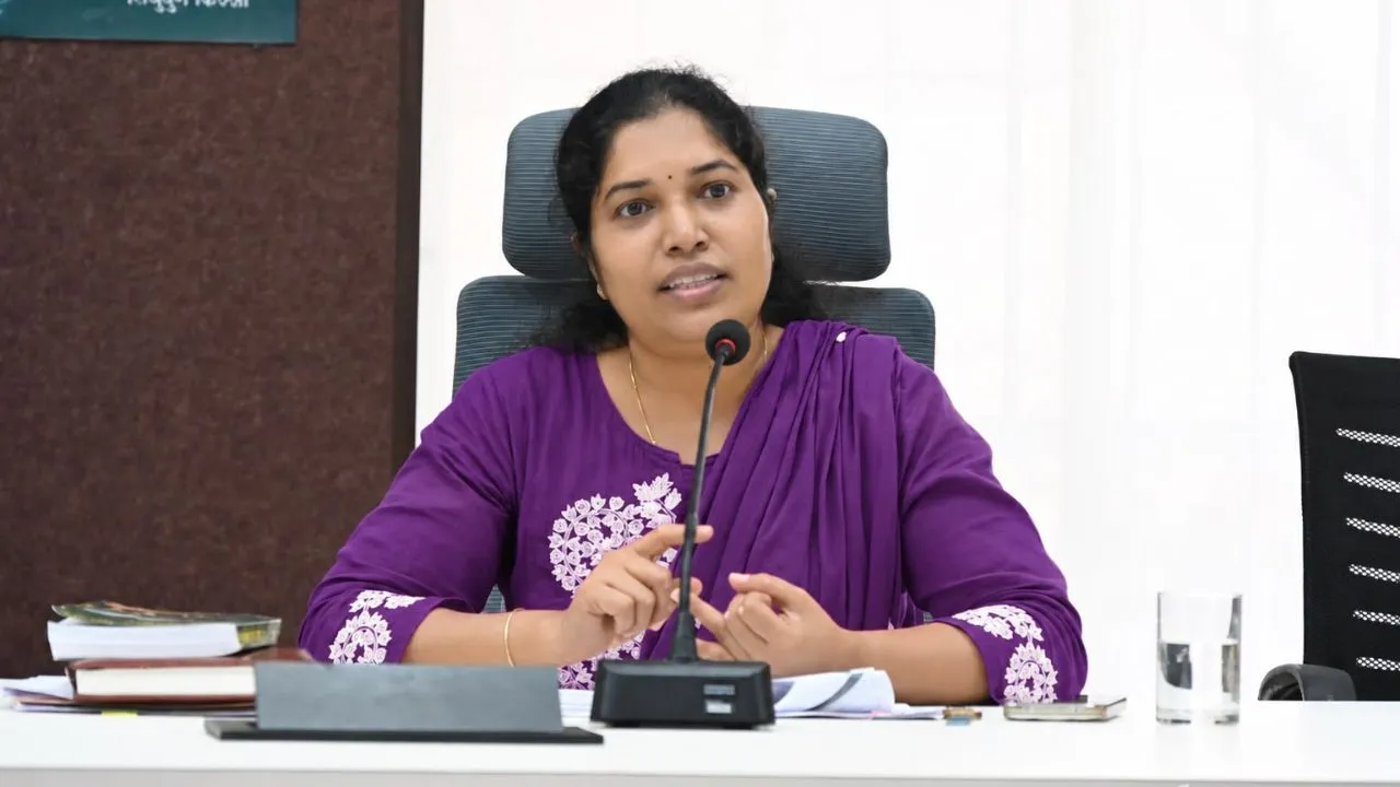 Deputy Collector Aarti Desai highlights women's legal rights and protection against domestic violence in Sindhudurg.