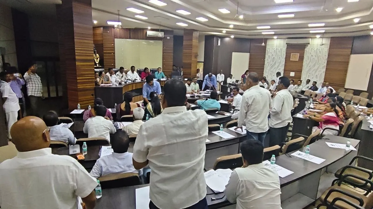 Opposition members walk out of the Sindhudurg Zilla Parishad general meeting over the allocation of 15th Finance Commission funds