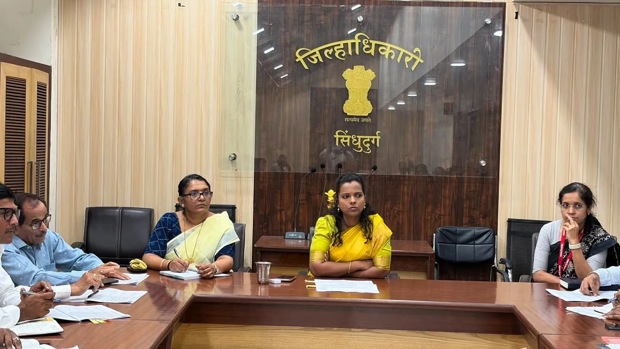 Sindhudurg Collector Trupti Dhodmise reviewing facilities and welfare schemes for senior citizens