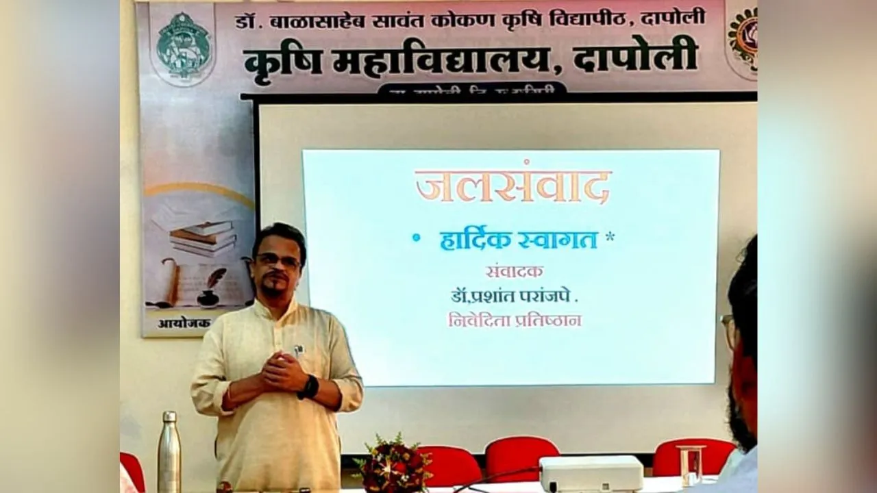 Dr Prashant Paranjape addresses a Jal Samvad programme on drought concerns and water conservation in Dapoli