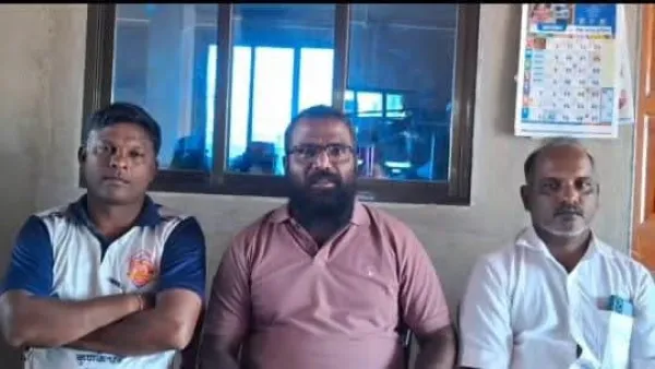 शेतकऱ्यांनो, जुनी उधारी विसरा आणि बाहेरून औषधे खरेदी करा