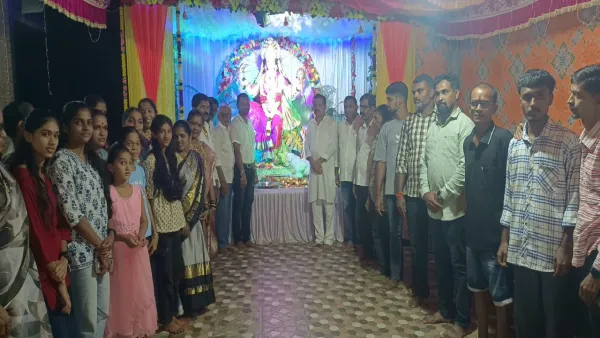 संजू परब यांनी घेतलं सांगेली, माडखोल - माजगावातील नवदुर्गांचं दर्शन 