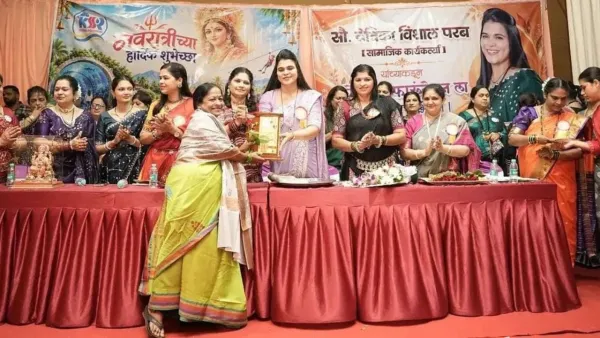 सावंतवाडीत ‘घे भरारी’ फाउंडेशनचा दांडिया रास जल्लोषात