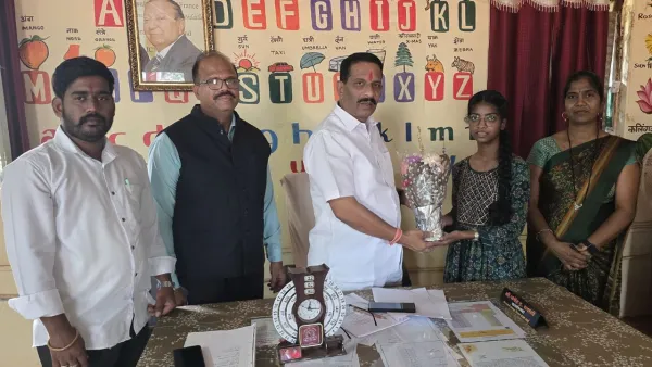 चित्रकला स्पर्धेत दुर्वाक्षी फाटक जिल्ह्यात प्रथम