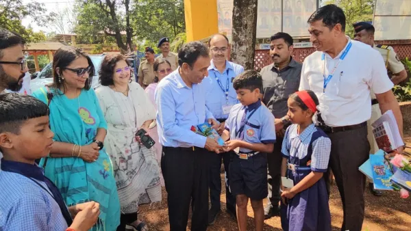 मुख्य सचिव राजेश अग्रवाल यांच्याकडून गिम्हवणे जि. प. शाळेची पाहणी