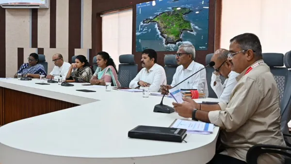 Sindhudurg Drought Management : जलस्रोतांचे बळकटीकरण, चारा व्यवस्थापन व रोजगार हमीच्या कामांना गती द्या 