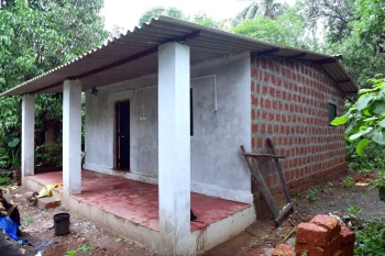 MLAs aid distressed residents in   rebuilding houses in Sattari