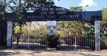 Officials calm fears, say depots hold 12-15  days stock; tankers line up for Mormugao