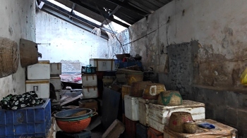 Crumbling walls, rusty grills, vanishing vendors:   Tragedy of once...
