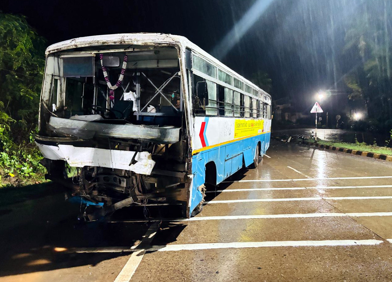 Narrow escape for passengers as KTC bus veers off lane at Torsem
