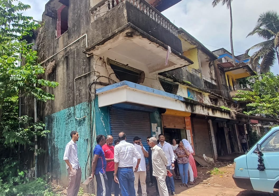 Collector orders demolition   of unsafe Indira Apartments