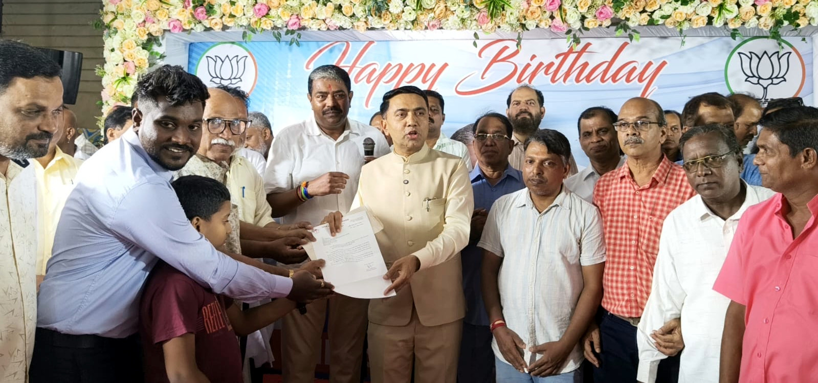 Free new flats for occupants of old   Housing Board colonies at Baina