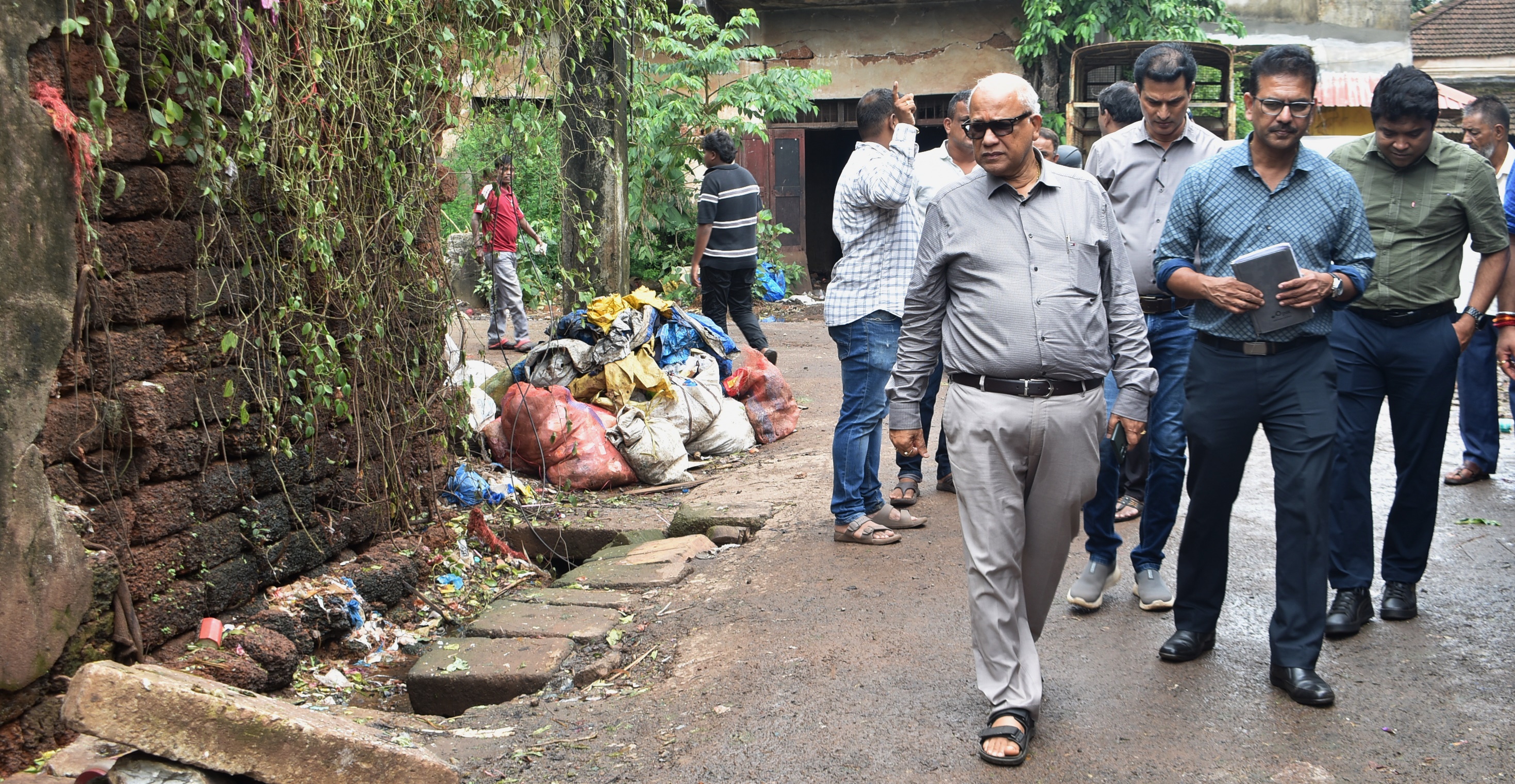 PWD Minister orders Gandhi market infrastructur...