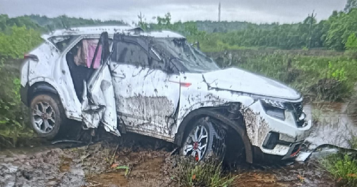 Youth killed after speeding car turns turtle in Canacona